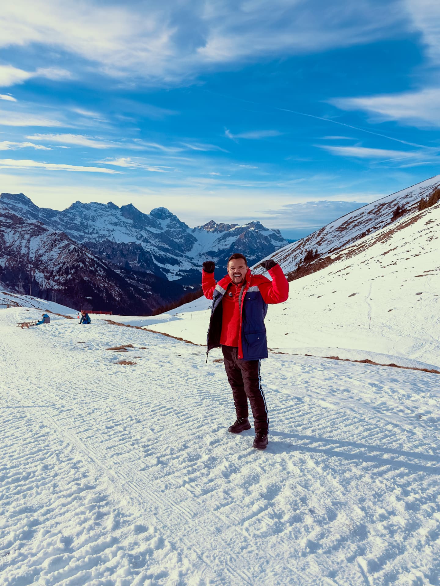 Rony nas montanhas nevadas da Suíça